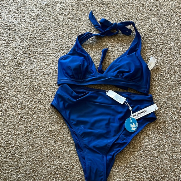 Cupshe Seaside Holiday Tall Halter and Banded High Waist Bikini Set - Picture 2 of 2